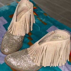Very G brand Fringe Glitter Ankle Boots - Champagne and Tan size 11